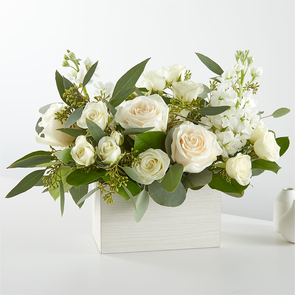 Fresh Linen Box Bouquet – Blooms By The Lake, Lake Arthur LA