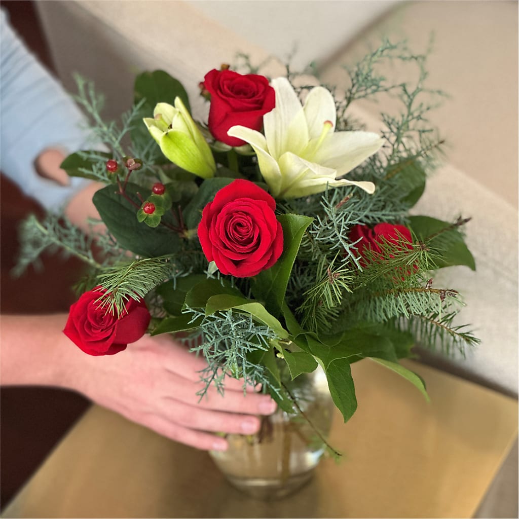 Glittering Lights Bouquet – Blooms By The Lake, Lake Arthur LA