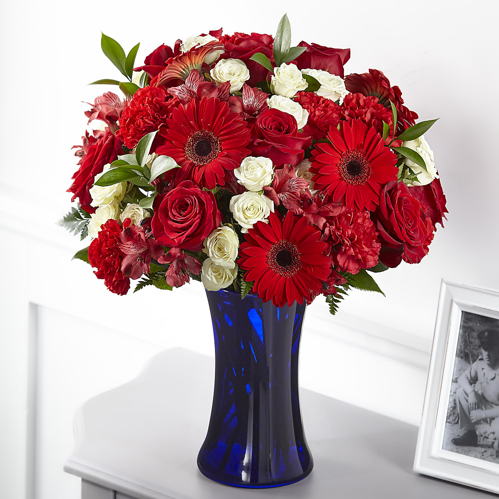 Hearts Embrace Bouquet – Blooms By The Lake, Lake Arthur LA
