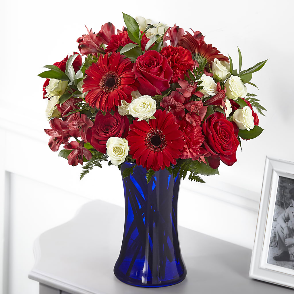 Hearts Embrace Bouquet – Blooms By The Lake, Lake Arthur LA