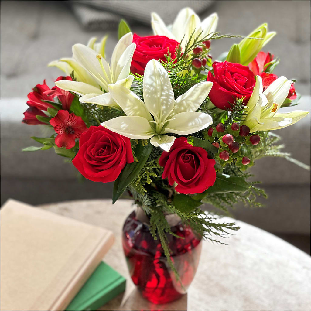 Evergreen Delight Bouquet – Blooms By The Lake, Lake Arthur LA