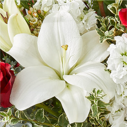 Twinkle Lights Bouquet –  Blooms By The Lake, Lake Arthur LA