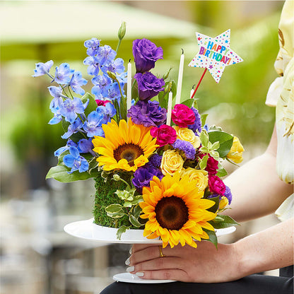 Star of the Day Floral Cake –  Blooms By The Lake, Lake Arthur LA